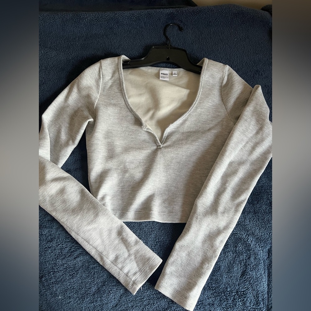 Aritzia TNA waffle long sleeved top